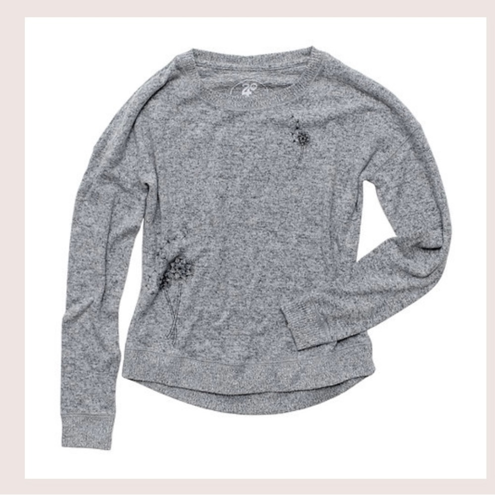 Women’s dandelion crew neck sweater size small never worn
